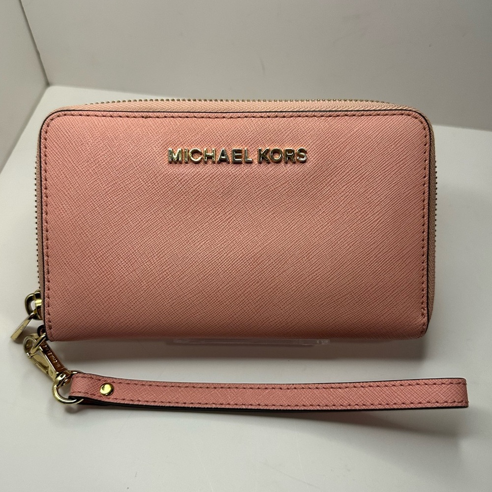 Michael Kors EUC Pink Saffiano Leather Jet Set Wallet with Strap - Picture 3 of 17
